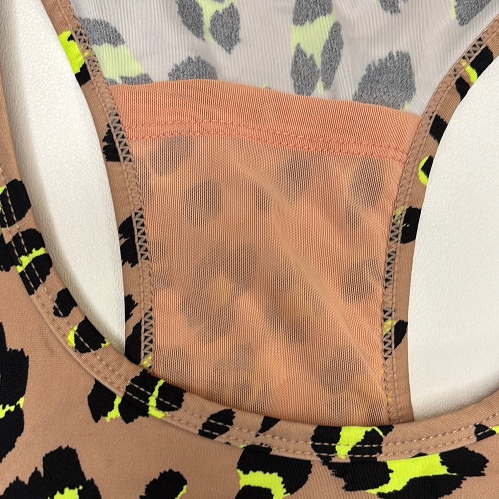 Fabletics Sports Bra Women’s Leopard Animal Print Athletic Athleisure - Picture 2 of 7